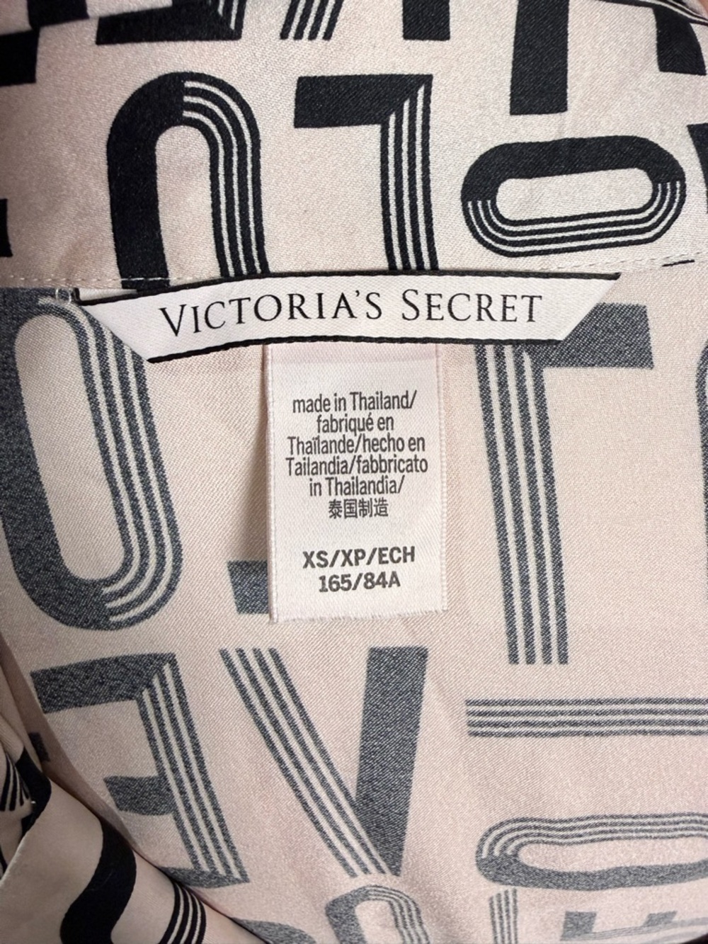 Victoria’s Secret Satin Love Print Pajama Button Up Top Pink XS - Picture 6 of 8
